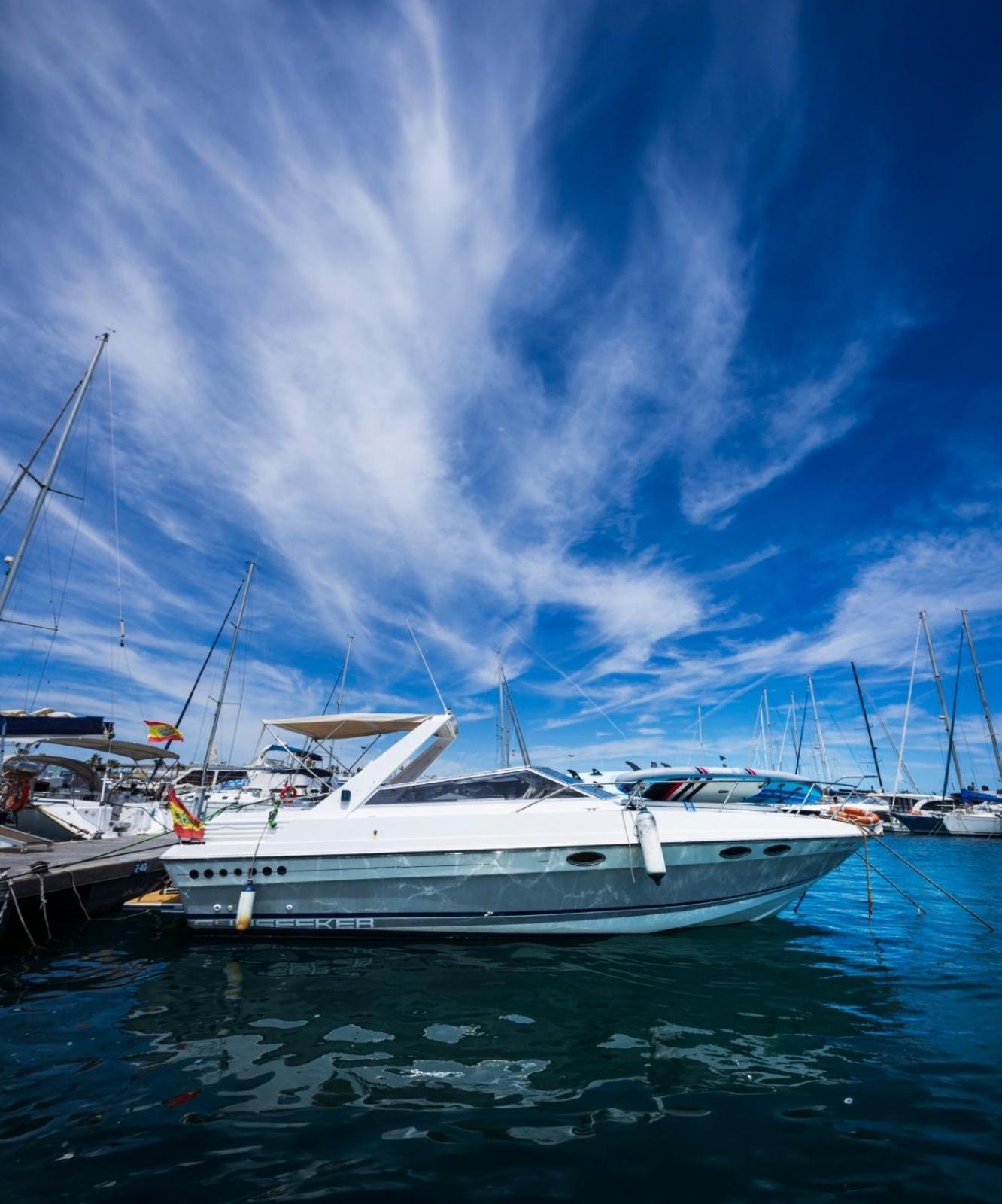 Alojamiento En Barco Voralamar Hotel บาเลนเซีย ภายนอก รูปภาพ